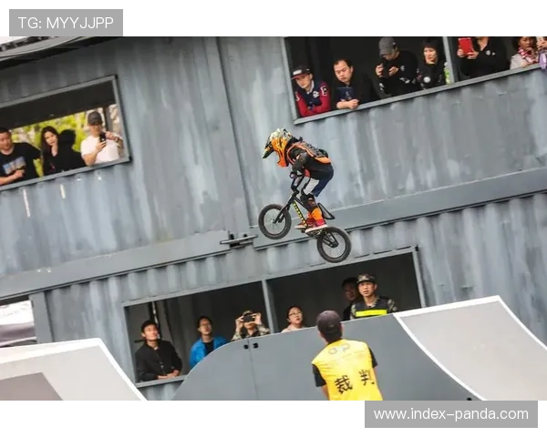 全运会BMX赛场爆胎插曲：张贺强冷静应对保铜牌