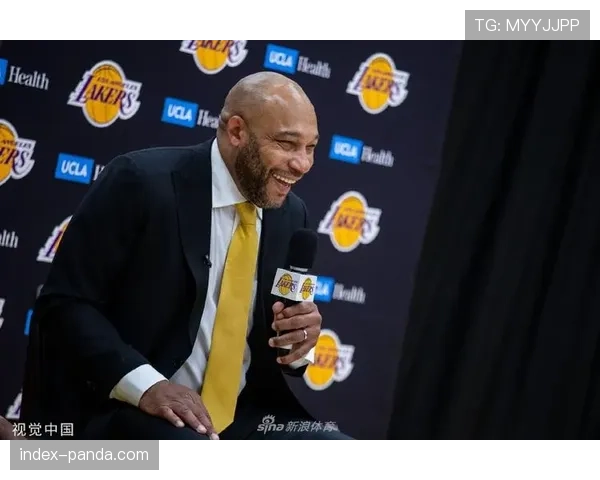 消息人士透露,湖人计划在休赛期与主帅达尔文·哈姆讨论未来 消息人士透露,湖人计划在休赛期与主帅达尔文·哈姆讨论未来